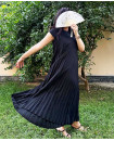 black flowy dress 